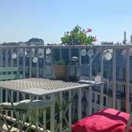 Amazing Eiffel Views At Cool Area Apartment *