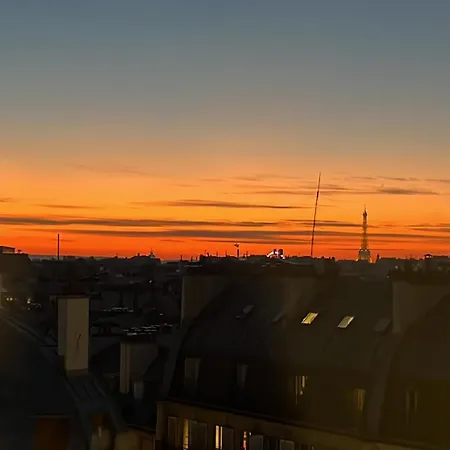 Amazing Eiffel Views At Cool Area * باريس