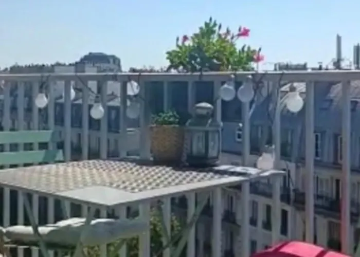 Amazing Eiffel Views At Cool Area Lejlighed *