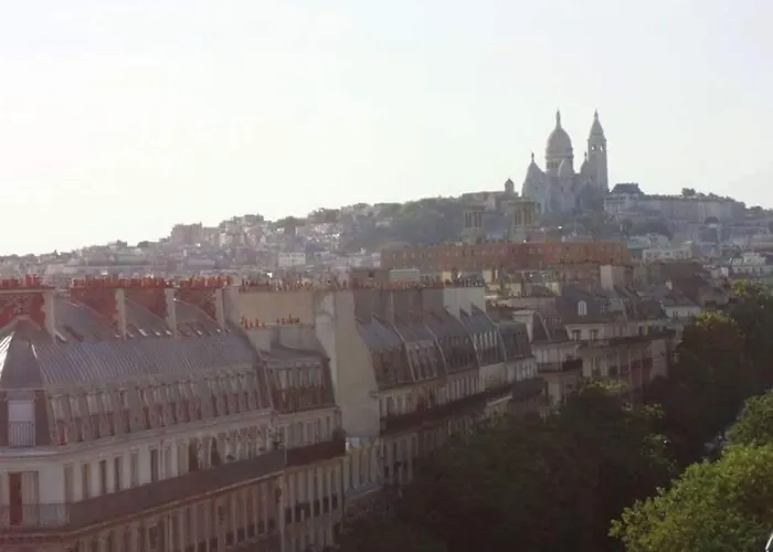 Amazing Eiffel Views At Cool Area Daire
